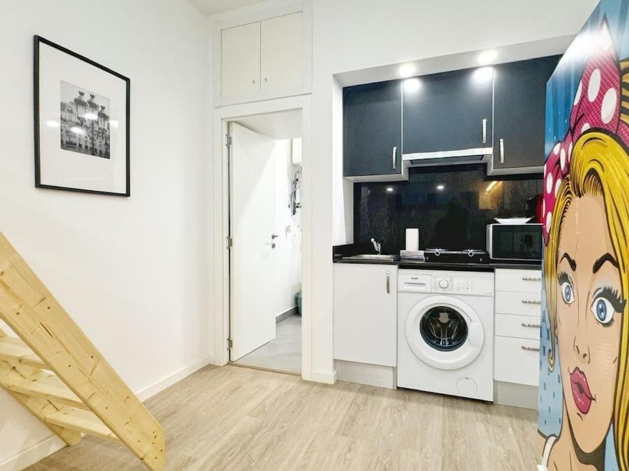 Minimalist With Mezzanine Apartment *